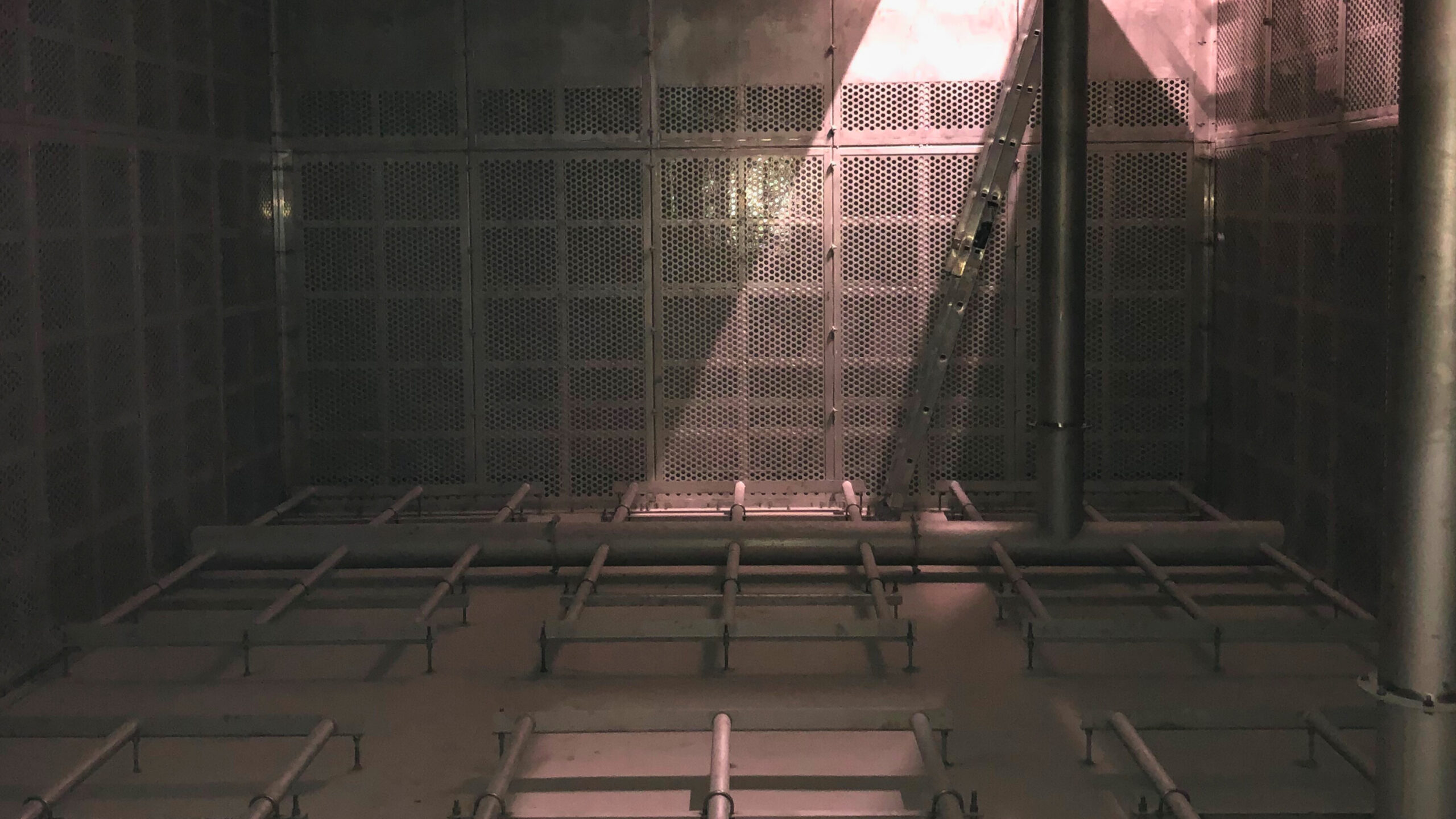 d43d4cf1-4f51-4c1c-a7a9-401b484ef0b9 Sieve wall
